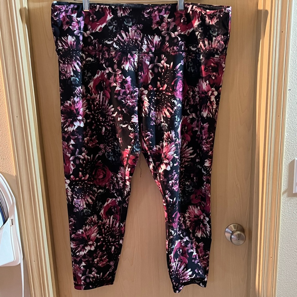 Marika floral capri length workout leggings